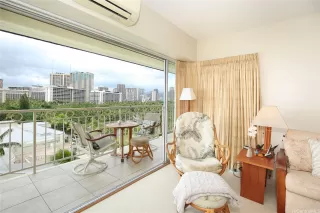 Photo #5: 202521590 Listing 