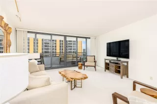 Photo #2: 202521672 Listing 