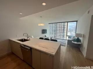 Photo #4: 202521736 Listing 