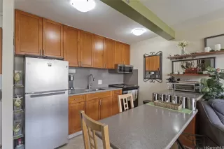 Photo #5: 202521747 Listing 