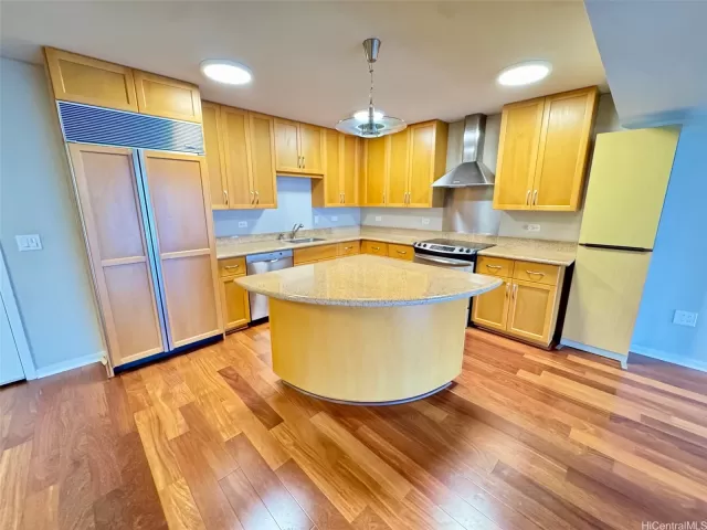 MLS: 202521754 Condo For Sale