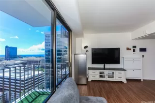 Photo #2: 202521776 Listing 