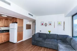 Photo #4: 202521776 Listing 