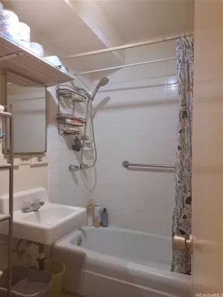 Photo #3: 202521789 Listing 