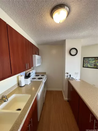 Photo #5: 202521847 Listing 