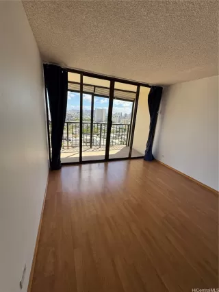 Photo #2: 202521902 Listing 