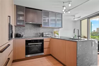 Photo #5: 202521918 Listing 