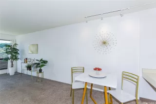 Photo #2: 202521937 Listing 