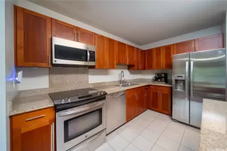 Photo #6: 202521951 Listing 