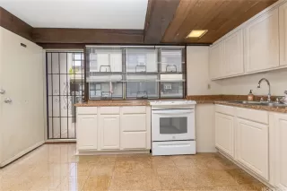 Photo #4: 202521986 Listing 