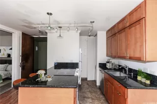 Photo #5: 202522006 Listing 