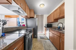 Photo #4: 202522017 Listing 