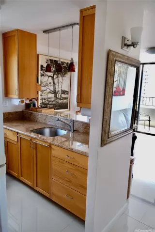 Photo #4: 202522030 Listing 