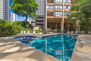 Photo #6: 202522053 Listing 