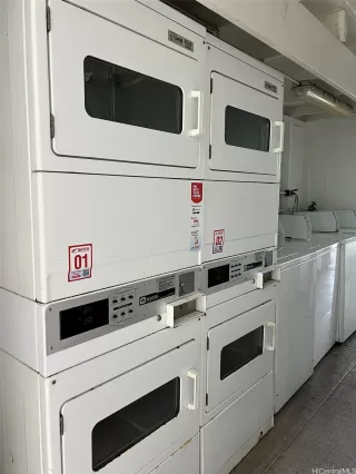 Photo #3: 202522062 Listing 