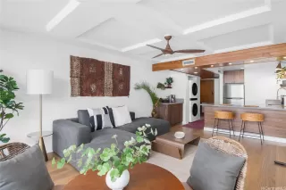 Photo #2: 202522070 Listing 