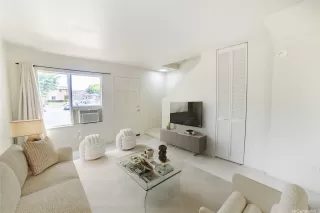 Photo #2: 202522090 Listing 