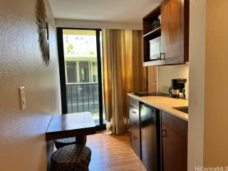 Photo #5: 202522098 Listing 