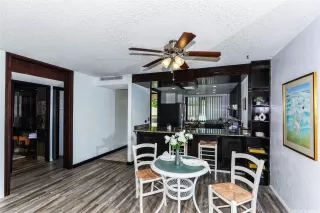 Photo #5: 202522106 Listing 