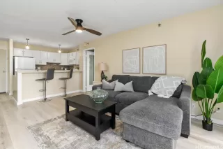 Photo #3: 202522114 Listing 