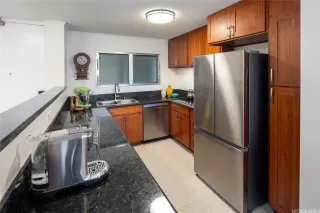 Photo #5: 202522142 Listing 