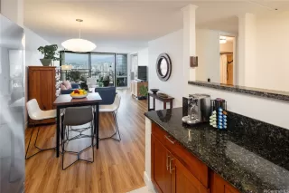 Photo #6: 202522142 Listing 