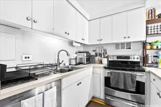 Photo #5: 202522149 Listing