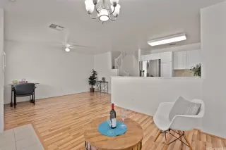 Photo #3: 202522157 Listing 