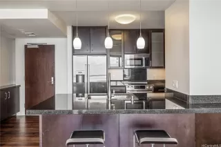 Photo #5: 202522166 Listing 