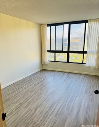 Photo #3: 202522171 Listing 