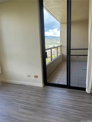 Photo #4: 202522171 Listing 