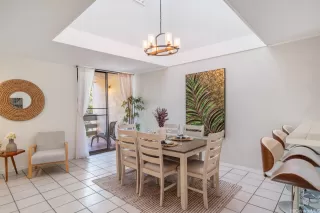 Photo #4: 202523202 Listing 