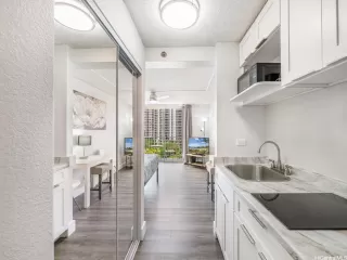 Photo #6: 202523204 Listing 