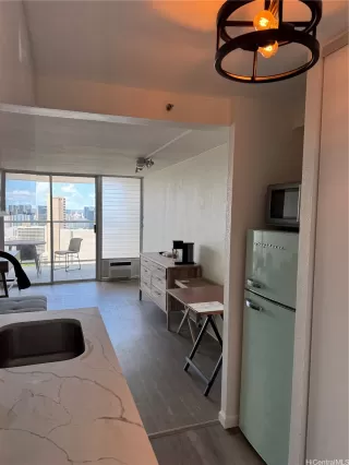 Photo #4: 202523213 Listing 