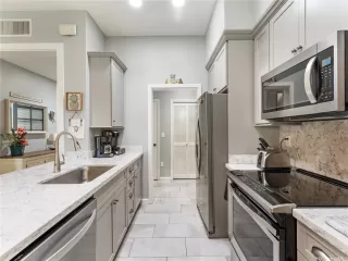 Photo #5: 202523217 Listing