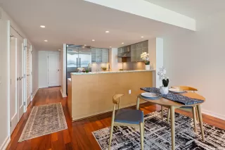 Photo #3: 202523218 Listing 