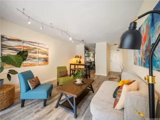 Photo #4: 202523229 Listing 