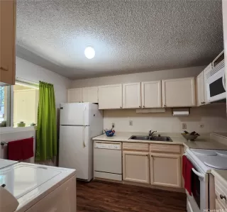 Photo #5: 202523233 Listing 