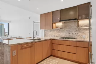 Photo #5: 202523280 Listing 