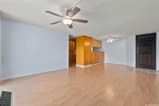 Photo #4: 202523319 Listing 