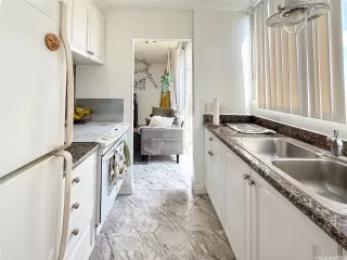 Photo #5: 202523375 Listing 