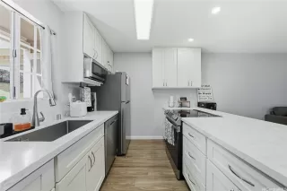 Photo #5: 202523377 Listing 