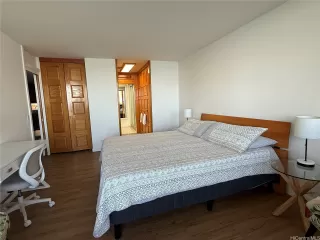 Photo #5: 202523403 Listing 