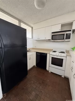 Photo #2: 202523406 Listing 