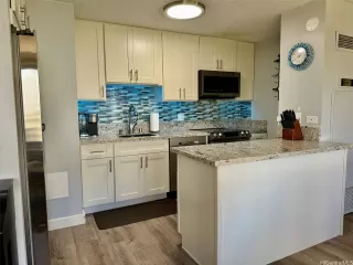 Photo #2: 202523420 Listing 