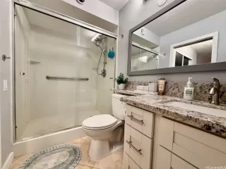 Photo #5: 202523420 Listing 