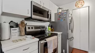 Photo #2: 202523434 Listing 