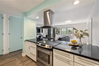 Photo #3: 202523453 Listing 