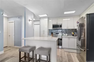 Photo #2: 202523454 Listing 