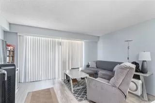 Photo #5: 202523454 Listing 